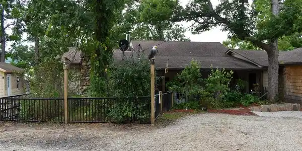 143 Walleye Point Drive