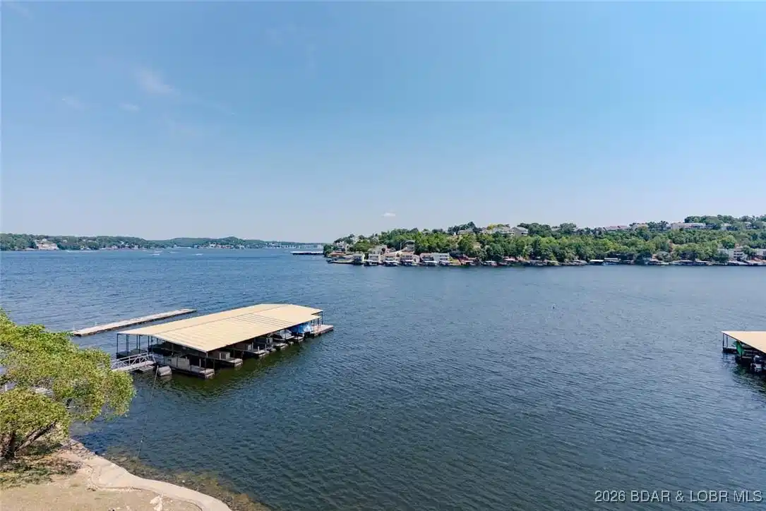 Image 1: Stunning Lake View-Main Channel view for Miles