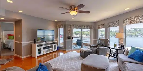 Image 3: Open Great Room