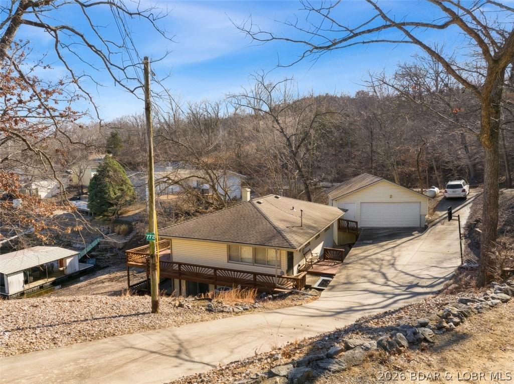 Image 4: Home & 2-Car Garage