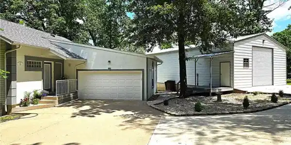 99 Thornwood Circle