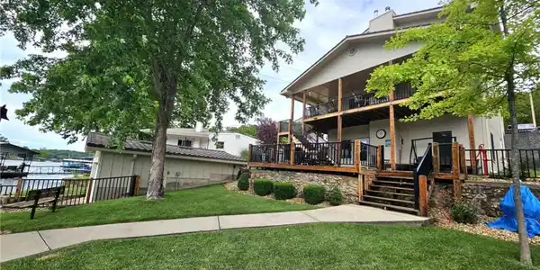 1185 Oval Road