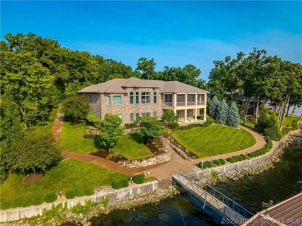 Image 1: Estate Home, Golf Cart path goes through the entir