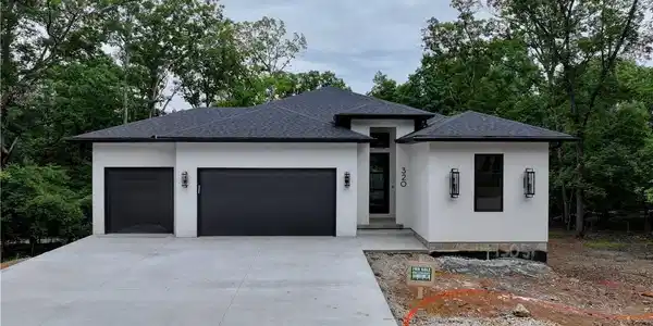 320 Via Appia Drive
