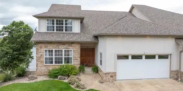 15 Pointe Court