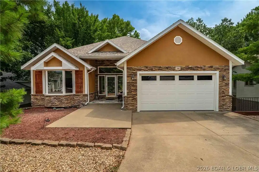 Image 1: Beautiful Property in Serenty Bay Subdivision