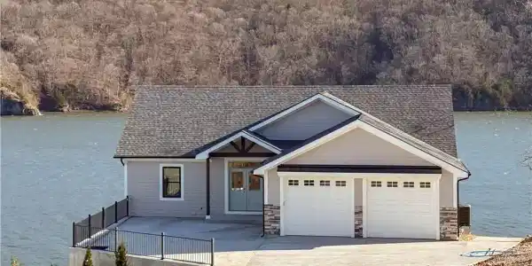 159 Lakeway Lane