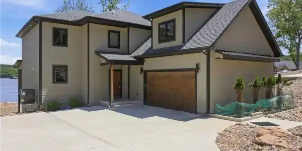 59 Lakeway Lane