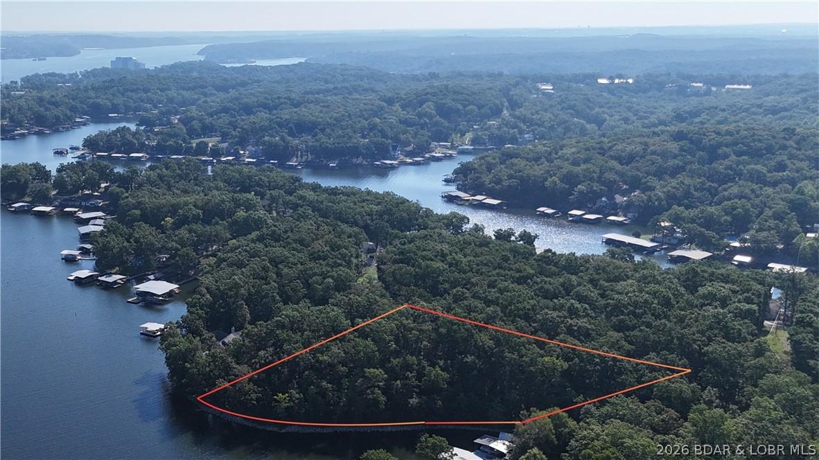 Image 2: Outline of the 1.94 Acres  440 Ft. of LF