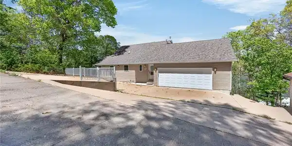 17111 East Seminole Drive