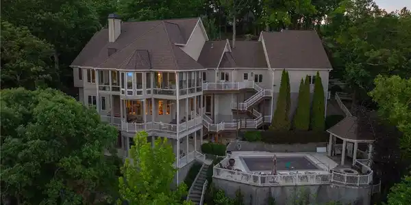 406 N Point Drive