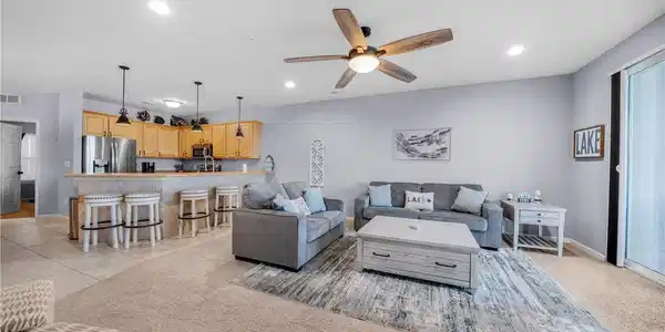 Image 4: Living room into the kitchen