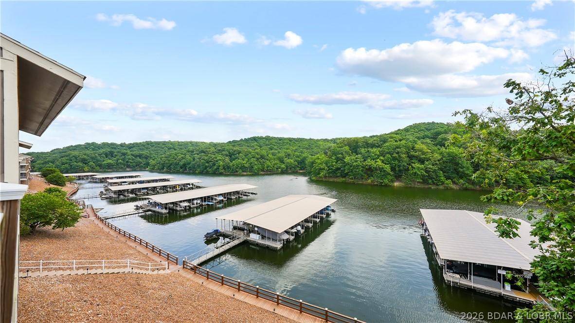 Image 2: Lake Views from your deck!