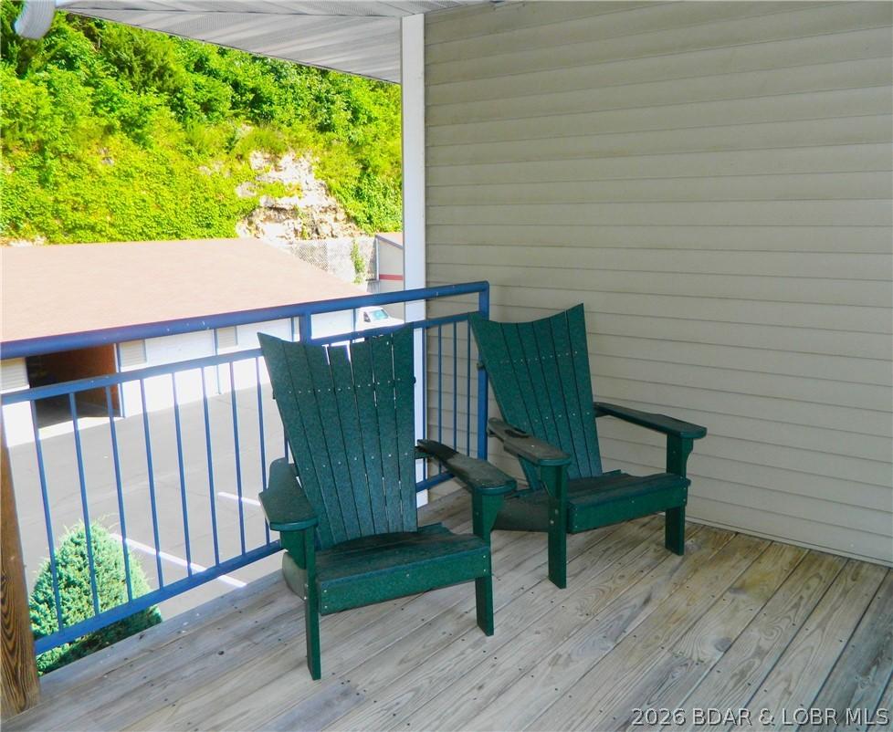 Image 3: Entry to front door sitting area