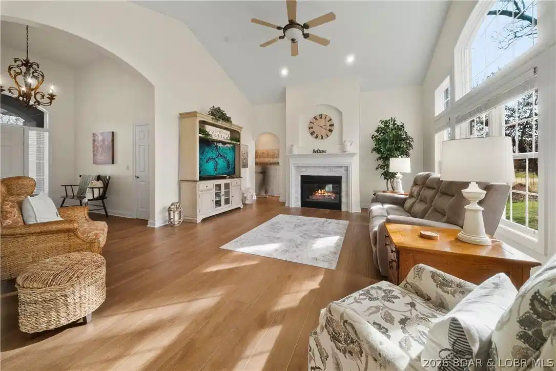 Image 1: Living Room