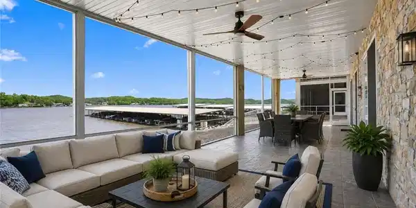 Image 3: Virtually staged Screened in Deck