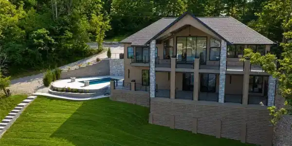 844 Thrush Road