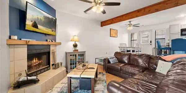 70 Ravenwood Drive