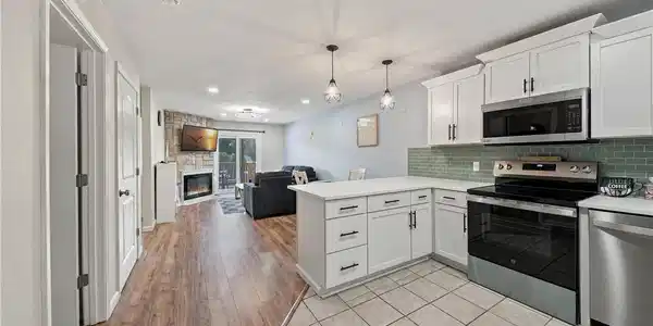 37 Hampton Bay Road