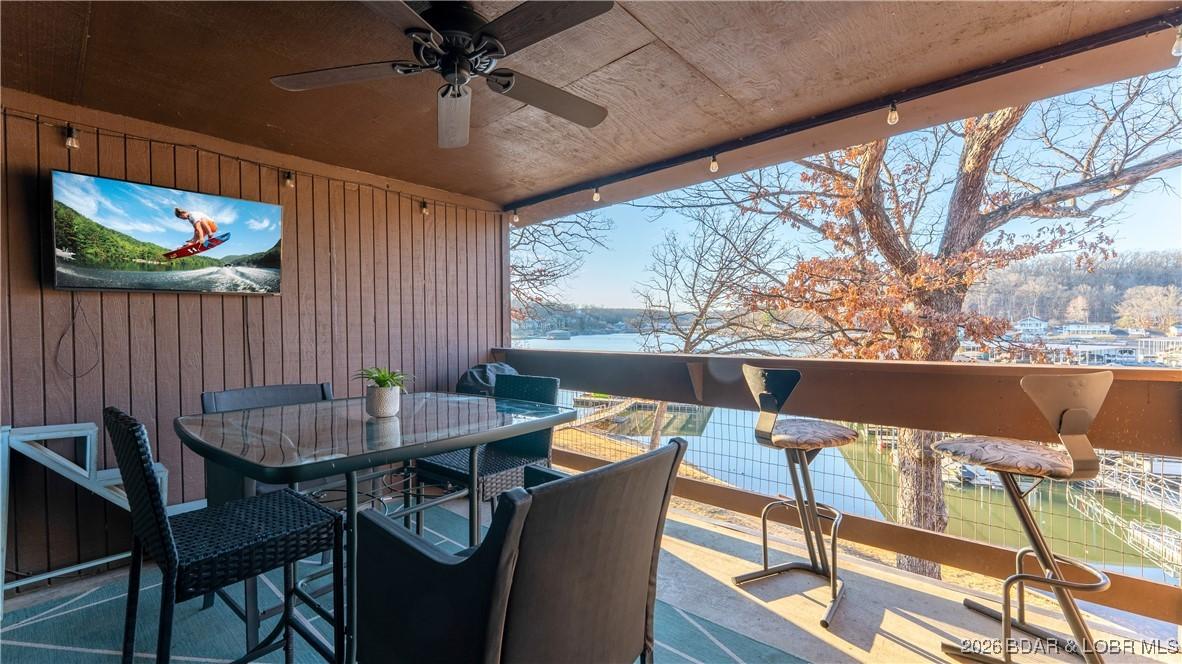 Image 4: Large Covered Deck