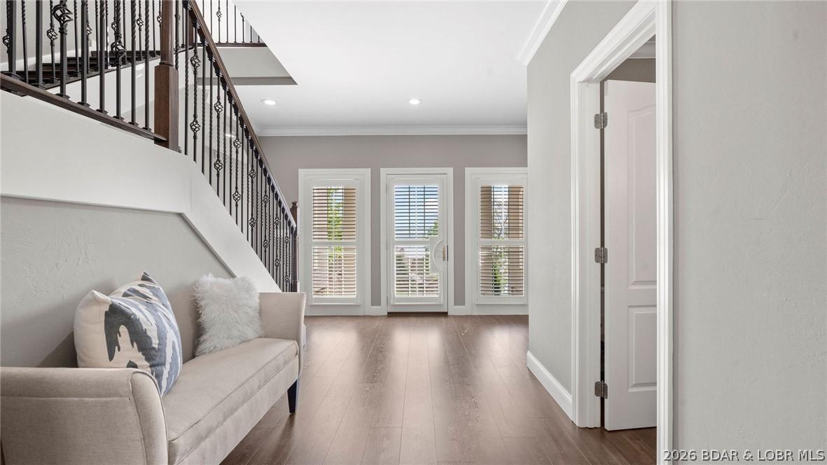 Image 3: Open entry way