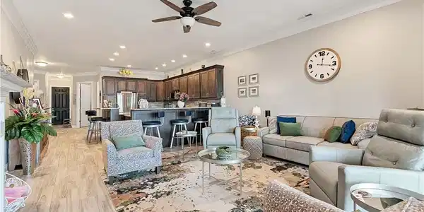 Image 3: Open Living area
