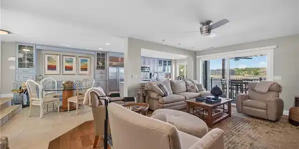 386 Waters Edge Dr 2B (33-2B)