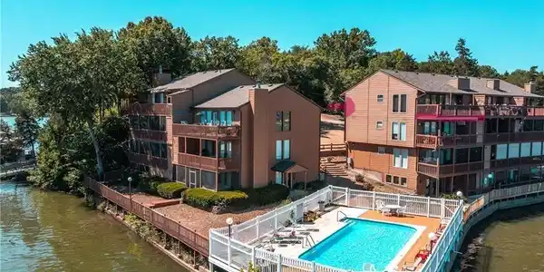 99 Rock Dove Lane