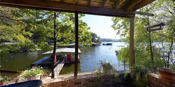 86 Swallow Point