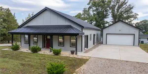 1140 Oak Road