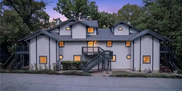 1394 Cherokee Road