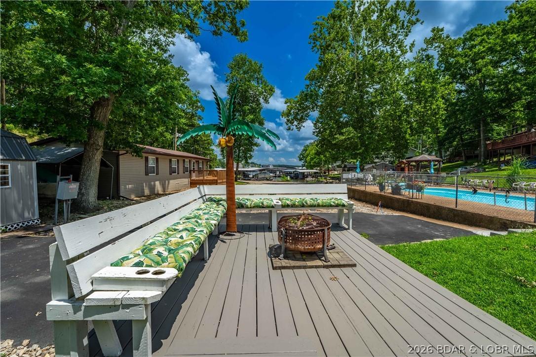 Image 4: Private Deck