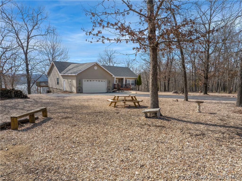 Image 3: Nice Lake View & Paved Driveway