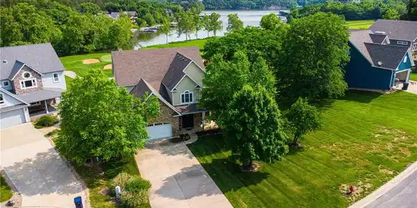 915 Bear Cave Way