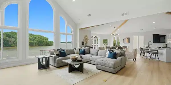 Image 2: Living Room