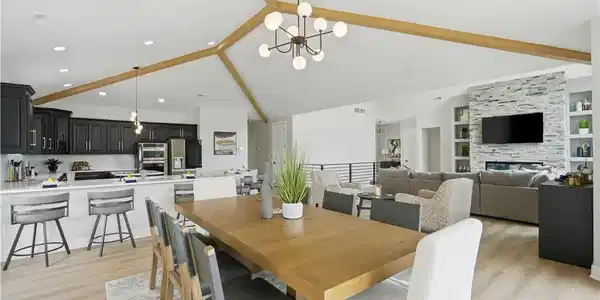 Image 3: Dining Area