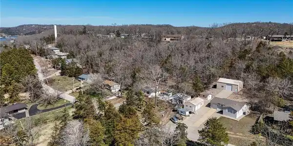 440 West Lake Park