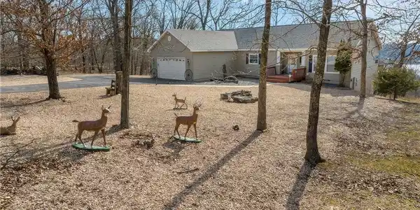 Image 4: Lake Home on 9.7 Acres