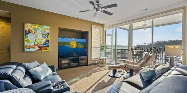 941 Summer Place Dr
