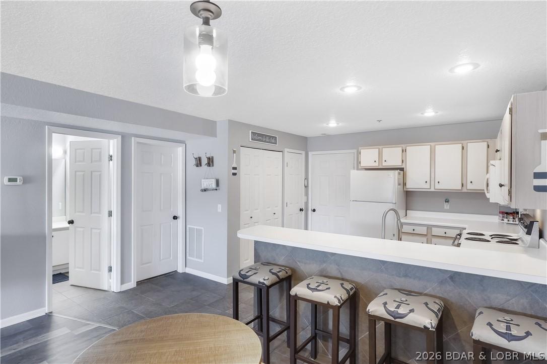 Image 4: no fuss shine flooring