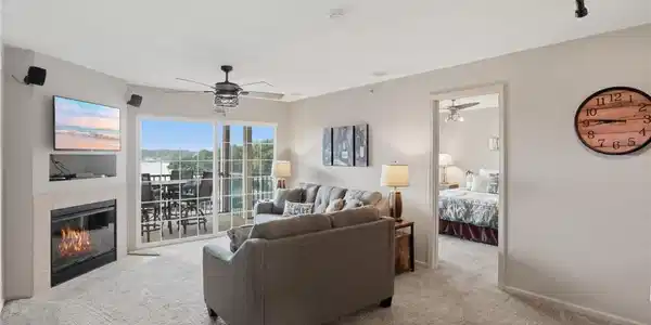 Image 3: Open Floor plan