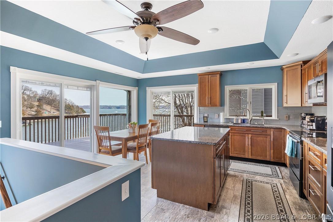 Image 4: Main Level Kitchen