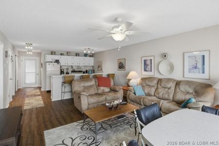 875 Parkside Place
