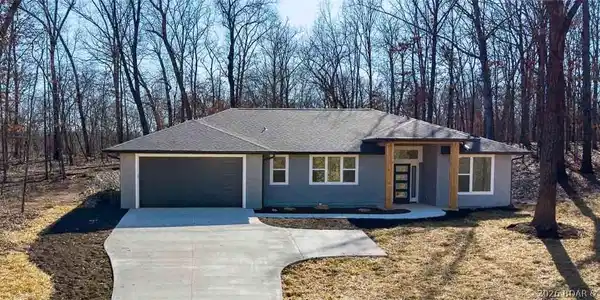 Image 2: Quite street, home situated on .37 acres. Lot behi