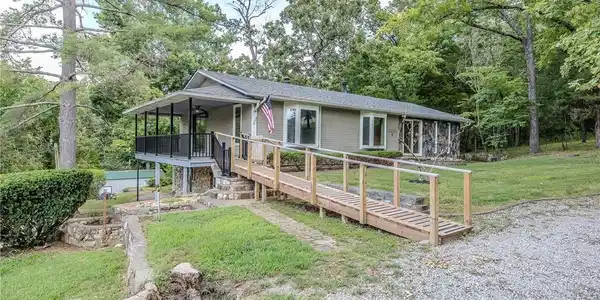 6 Athens Drive