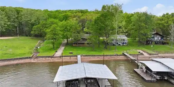 395 Scenic Drive