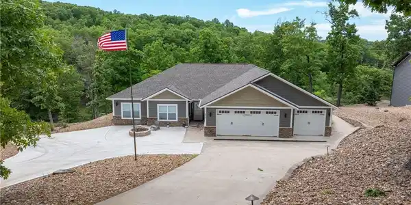 866 Fontana Lane