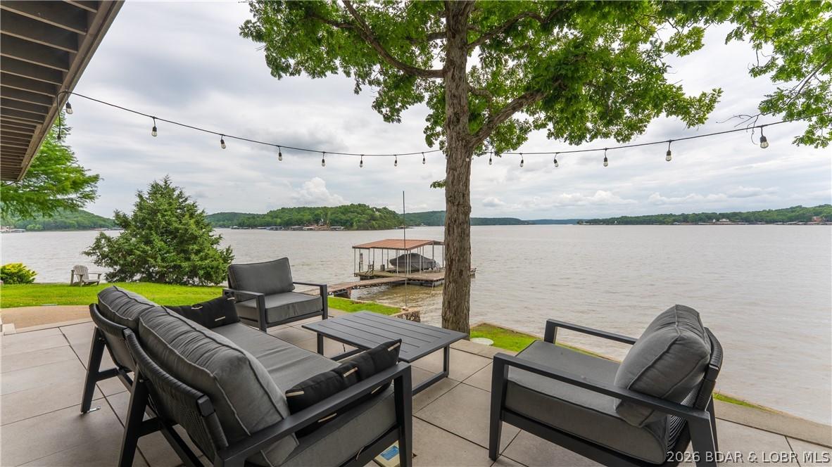 Image 3: Enjoy the stunning unobstructed views