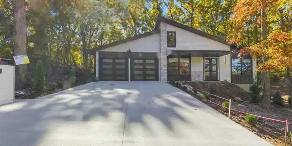 57 West Lake Court