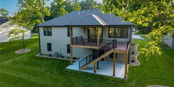 Image 4: Virtual Lawn-Covered back porch, grilling porch, s